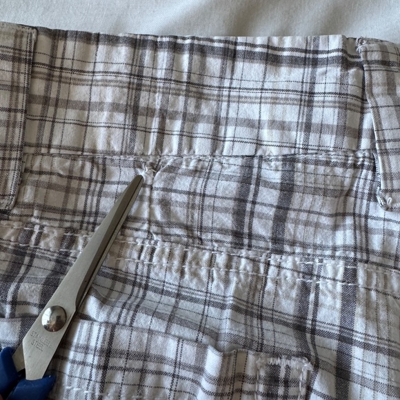Calvin Klein Jeans Women's Plaid Bermuda Shorts Lightweight Walking White/Gray 8 - Picture 15 of 16
